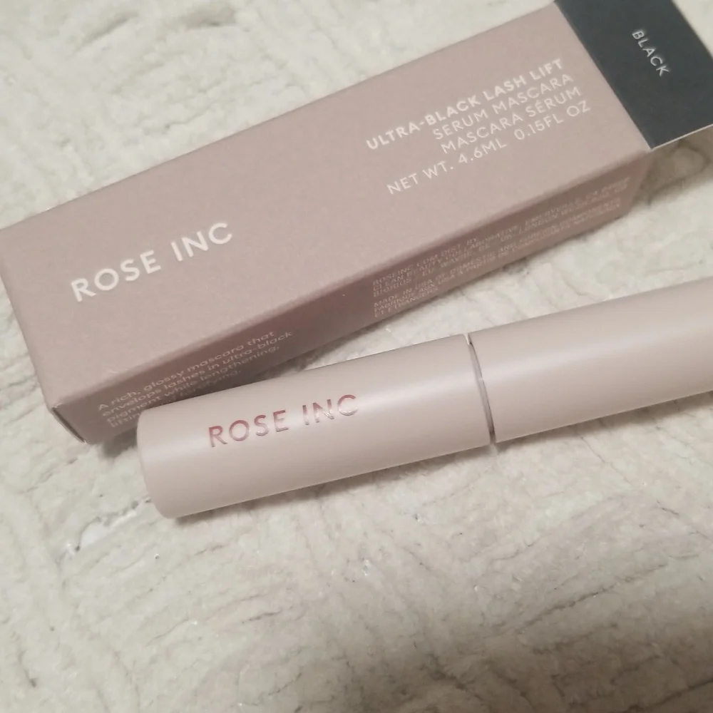 4/25 bundle item. Rose Inc Black Serum Mascara